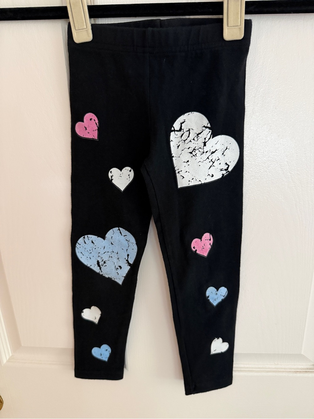 So Nikki distressed crinkle hearts legging, Size XS